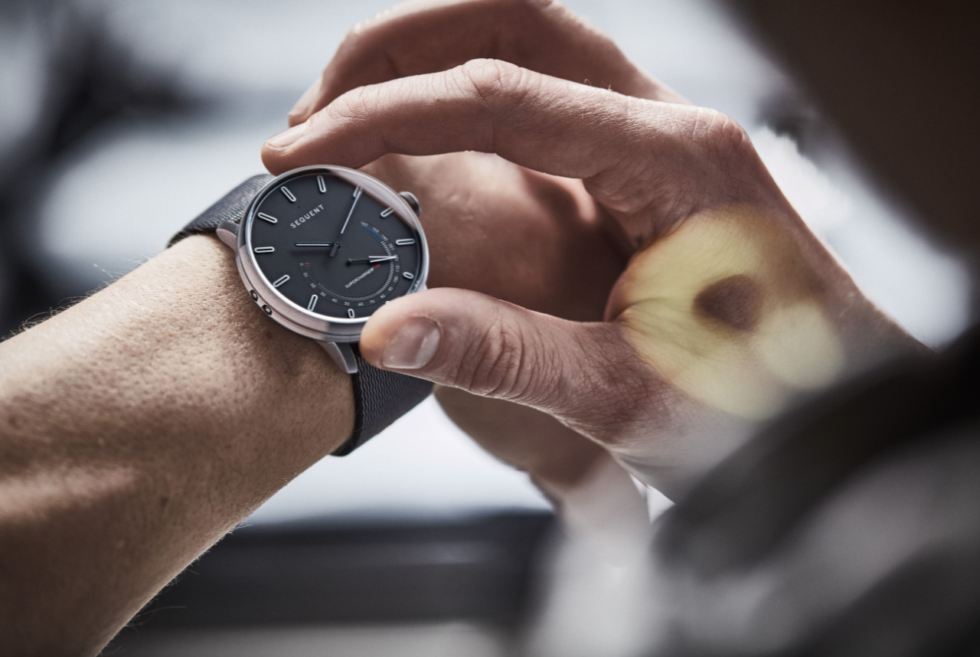 Despite its classic look the Sequent Titanium Elektron is an innovative smartwatch