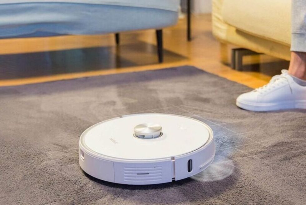 The Neabot NoMo N1 Robot Vacuum Focuses on Hands-free Cleaning
