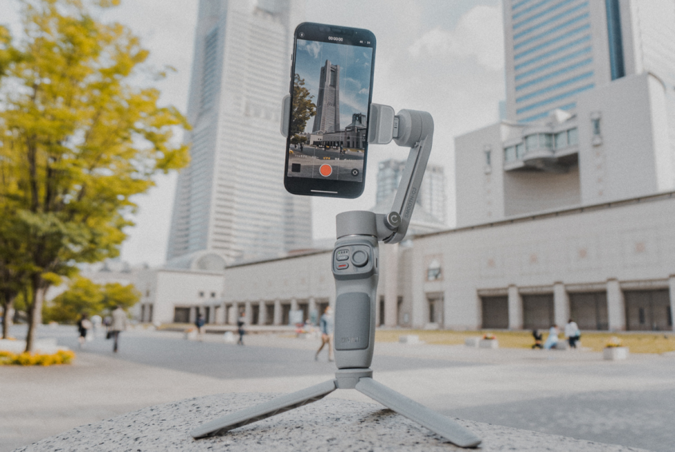 The SMOOTH-Q3 3-axis smartphone gimbal from Zhiyun brims with new features