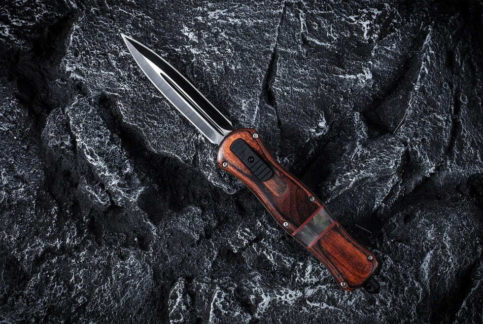 Get 20% Off This Durable Tekto Amber Automatic Knife