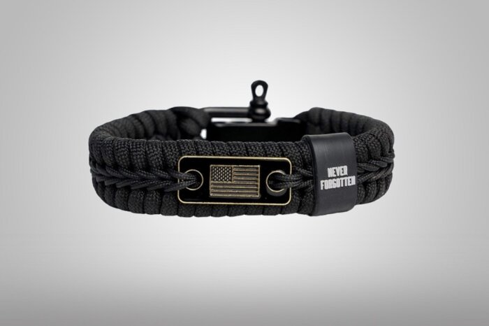 iHeartDogs Never Forgotten Paracord Bracelet Review