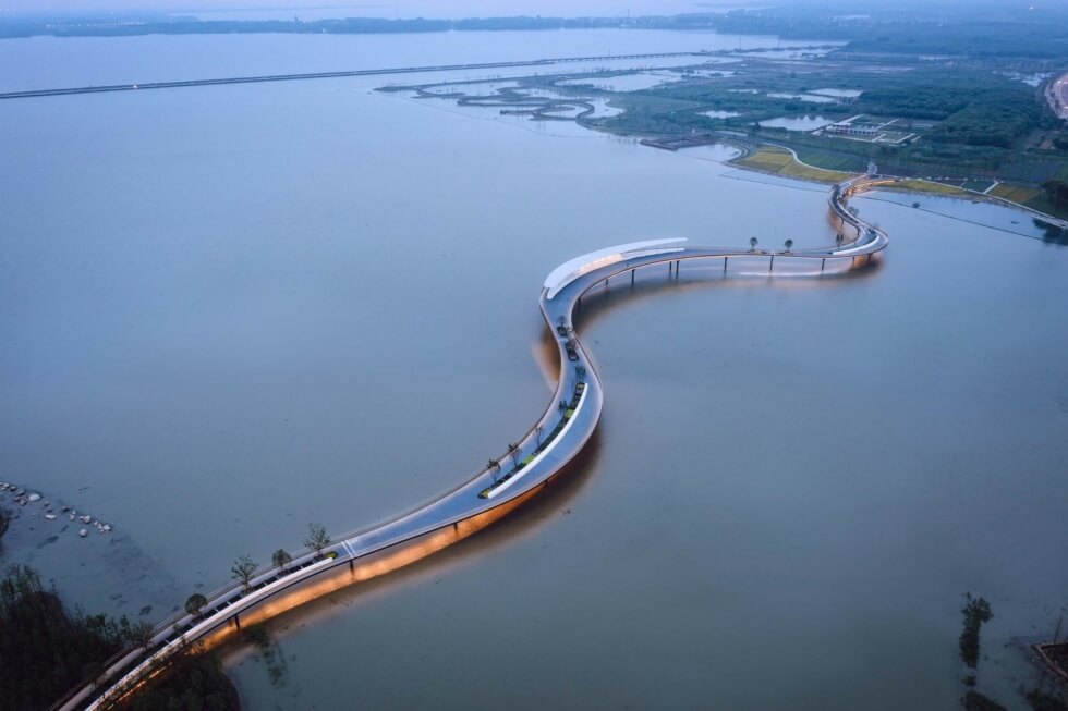 BAU Desribes The Yuandang Pedestrian Bridge As A ‘Hydrid Structure’
