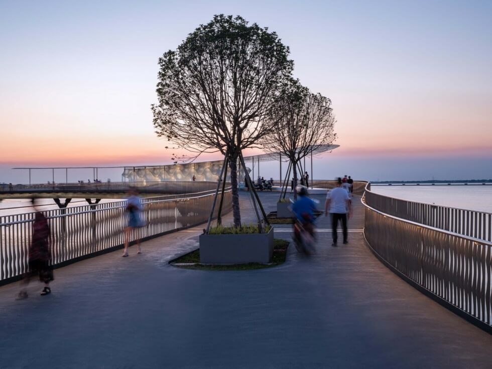 Yuandang Pedestrian Bridge Trees