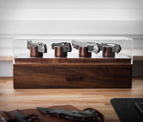 Knife Deck front view