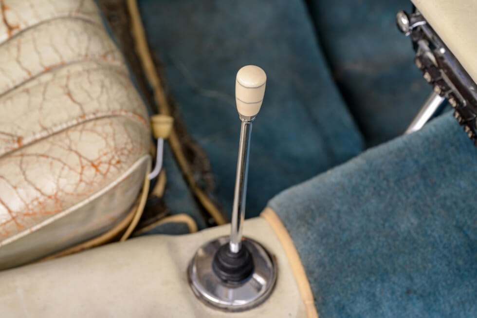 1958 Mercedes-Benz 300 SL Roadster shifter