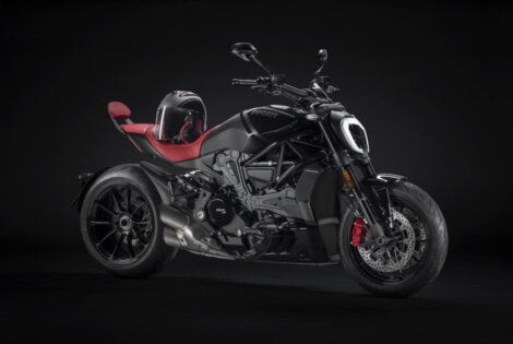 XDiavel Nera Cover