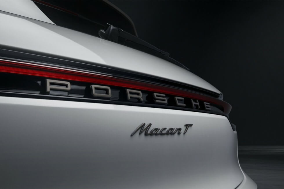 Macan T Badge