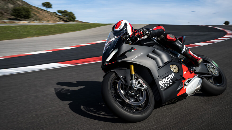 Panigale V4 SP2 cornering