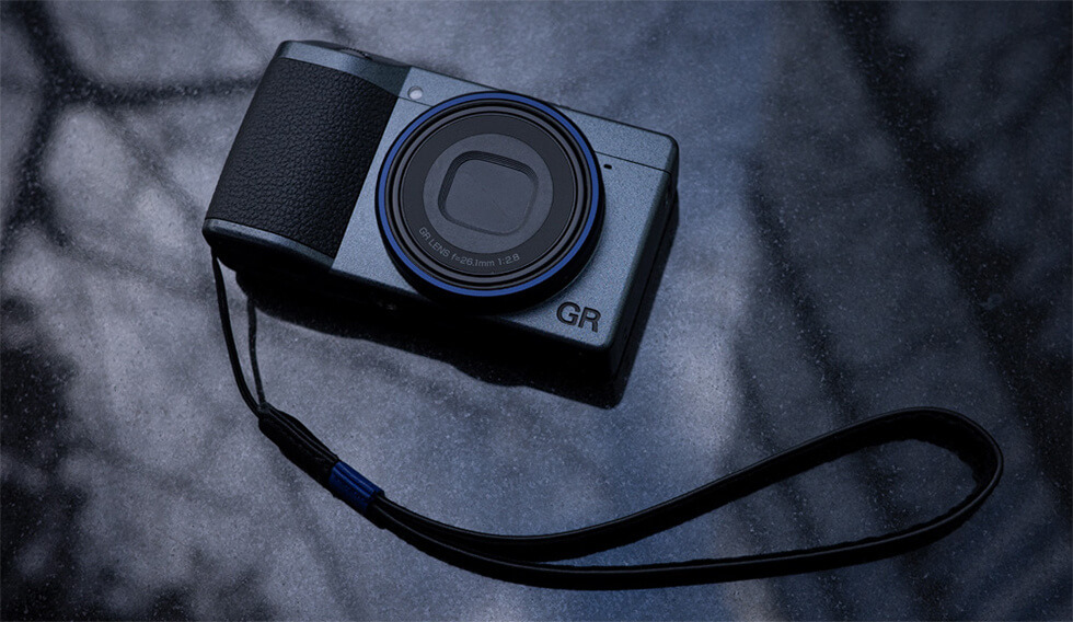 GR IIIx Urban Edition Lifestyle