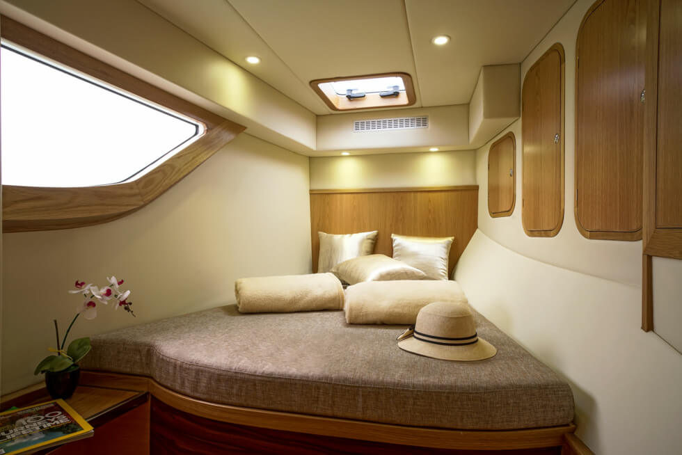 48 Space Grace & Pace Cabin