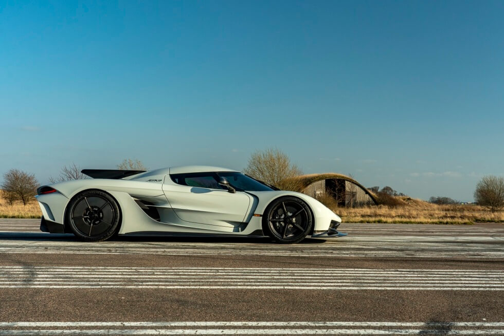 Koenigsegg’s Factory Tests Of The Jesko Absolut Show A Top Speed Of 330 Mph