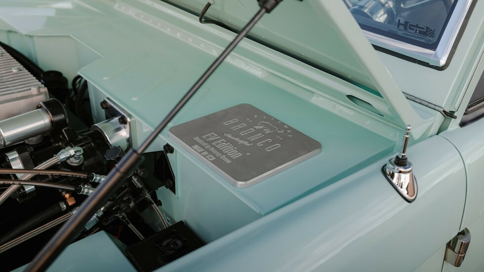 LUXE-GT Ford Bronco hood