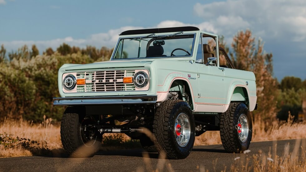 LUXE-GT Ford Bronco front