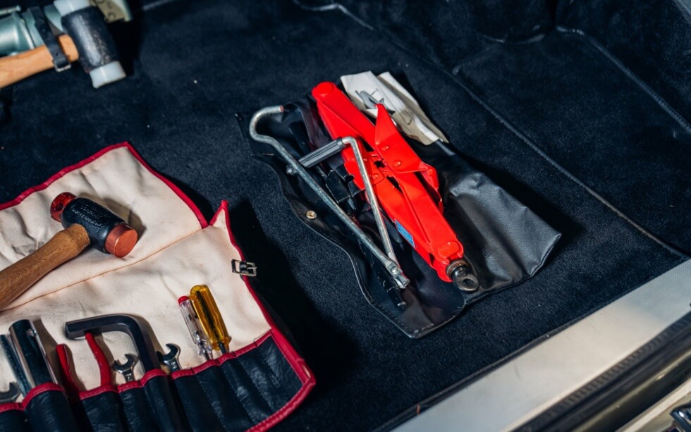 1964 Aston Martin DB5 Tool