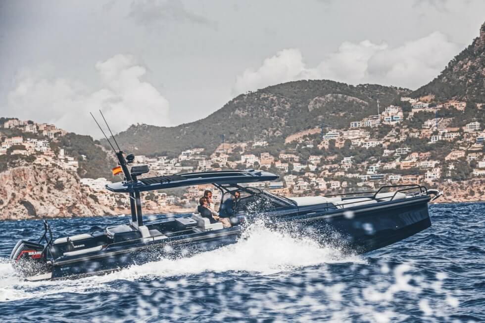 Shadow 900 Deep Blue Crusing