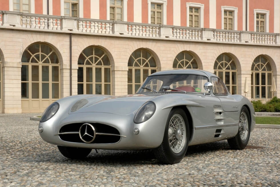 300 SLR Uhlenhaut Coupe Front
