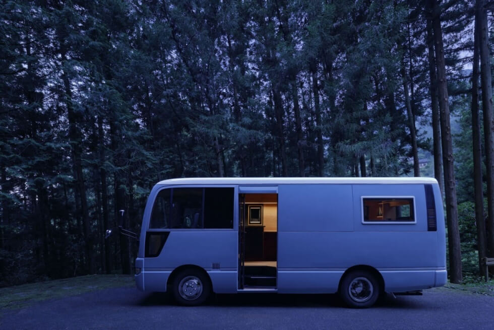 Moo-Flat Design Markets Its Mobile Bus Office RV For Digital Nomads