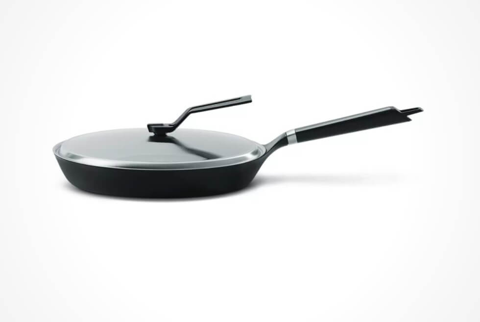 Forget Seasoning Cast Iron Pans With The Vermicular Oven-Safe Skillet
