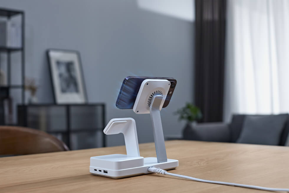 ESR 6-in-1 Charging station