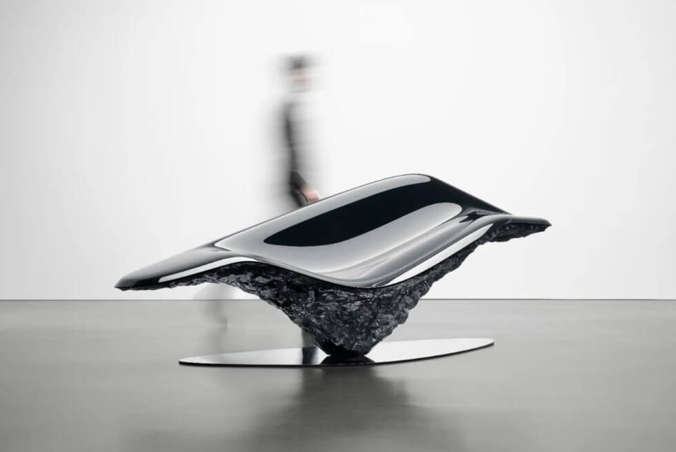 Pininfarina’s Oksýs Chaise Lounge Resembles A Sculpted Geode