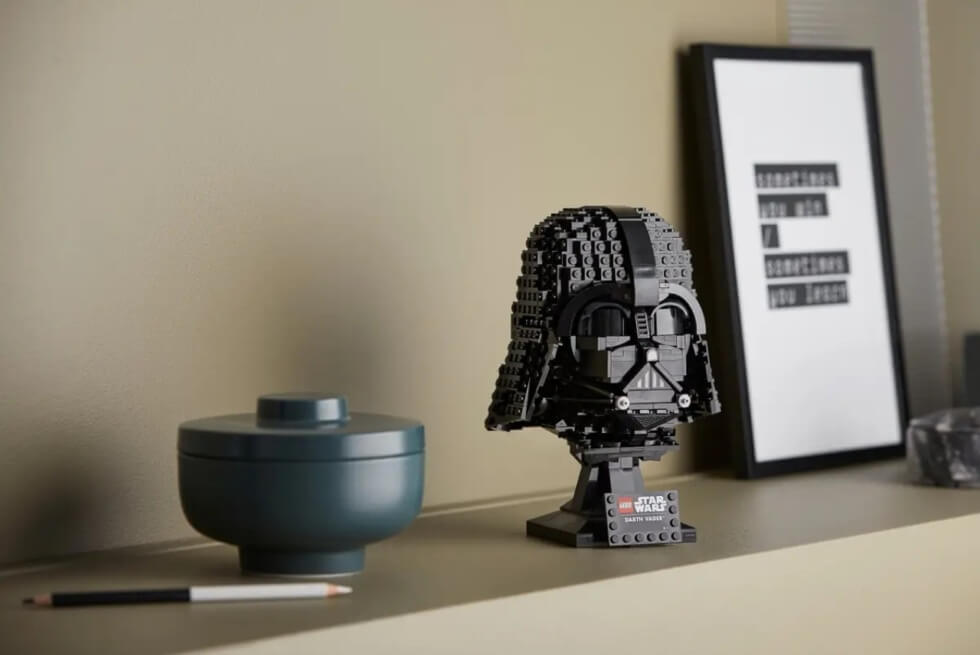 LEGO Darth Vader Helmet: The Ideal Gift For ‘Star Wars’ Fans