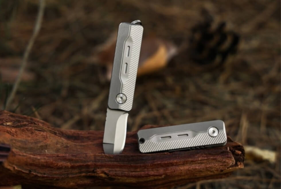 The TiNova Magnetic Knife Doubles As A Fidget Tool