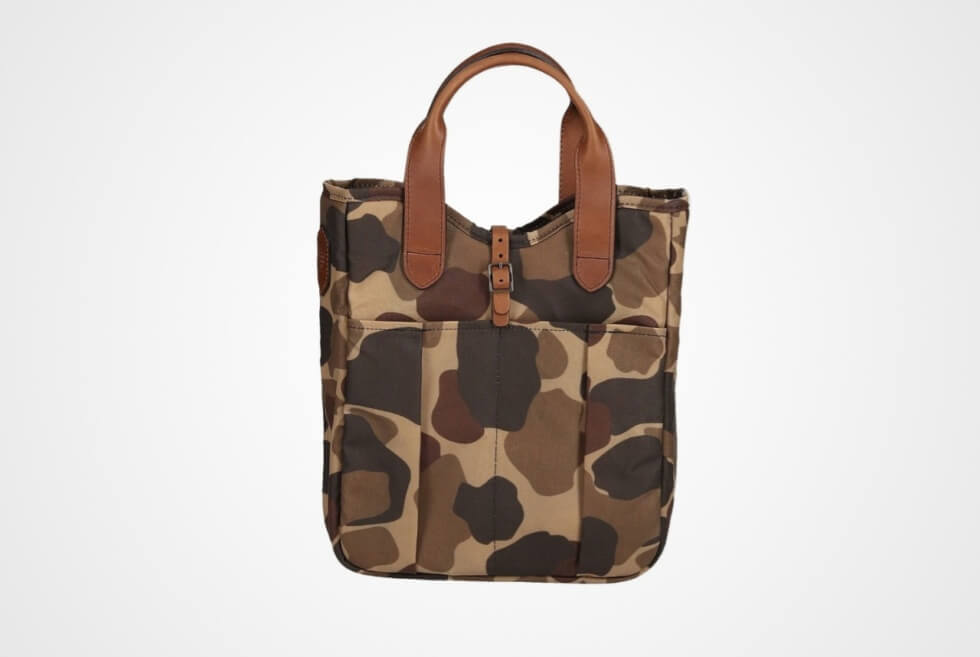 Tom Beckbe&#8217;s Classic Camo Whiskey Tote: Stylish &#038; Secure
